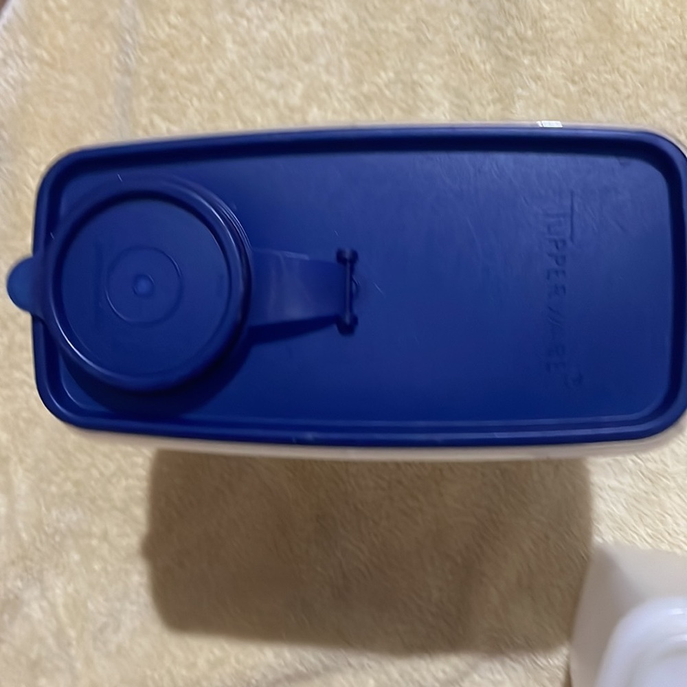 Tupperware - Picture 6 of 8